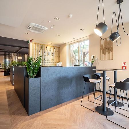 B&B Isabella Milano Marittima Bagian luar foto