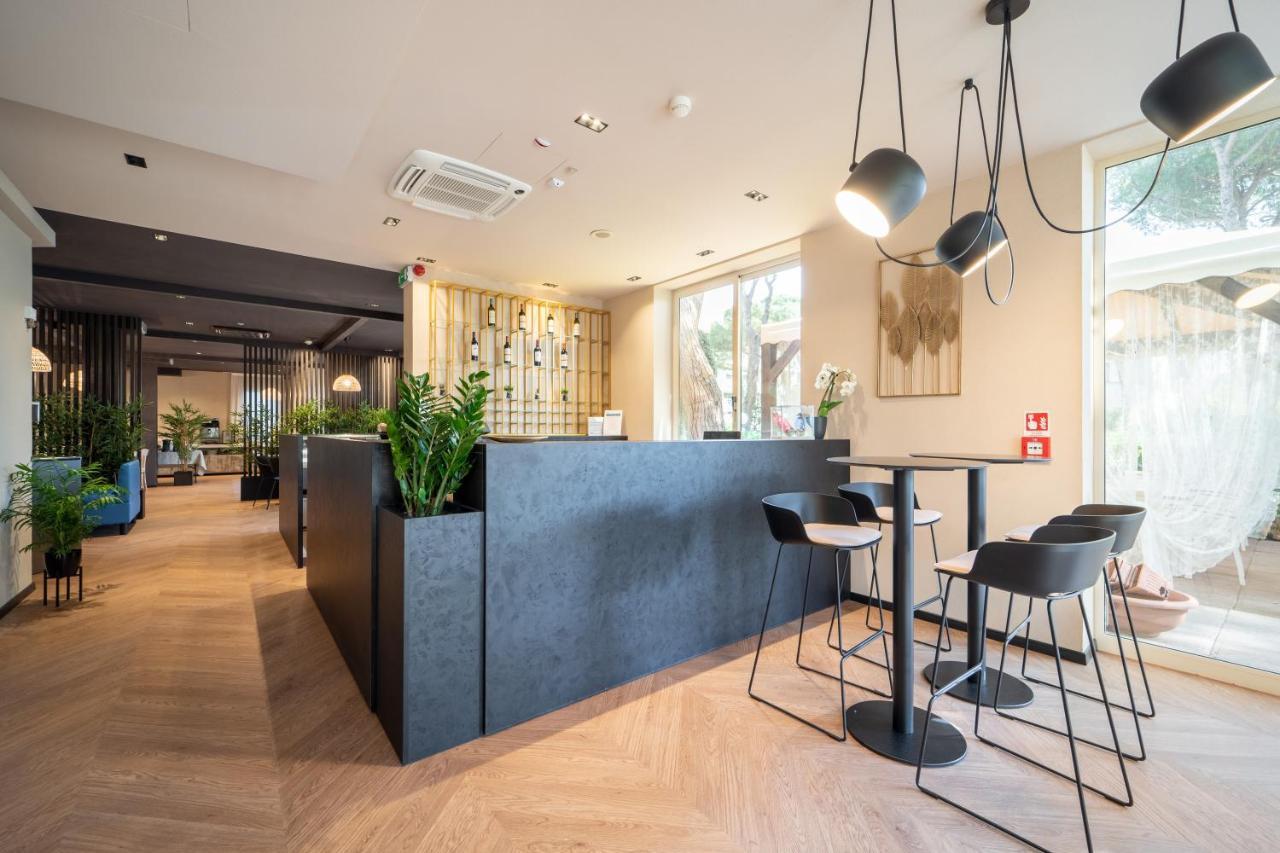 B&B Isabella Milano Marittima Bagian luar foto
