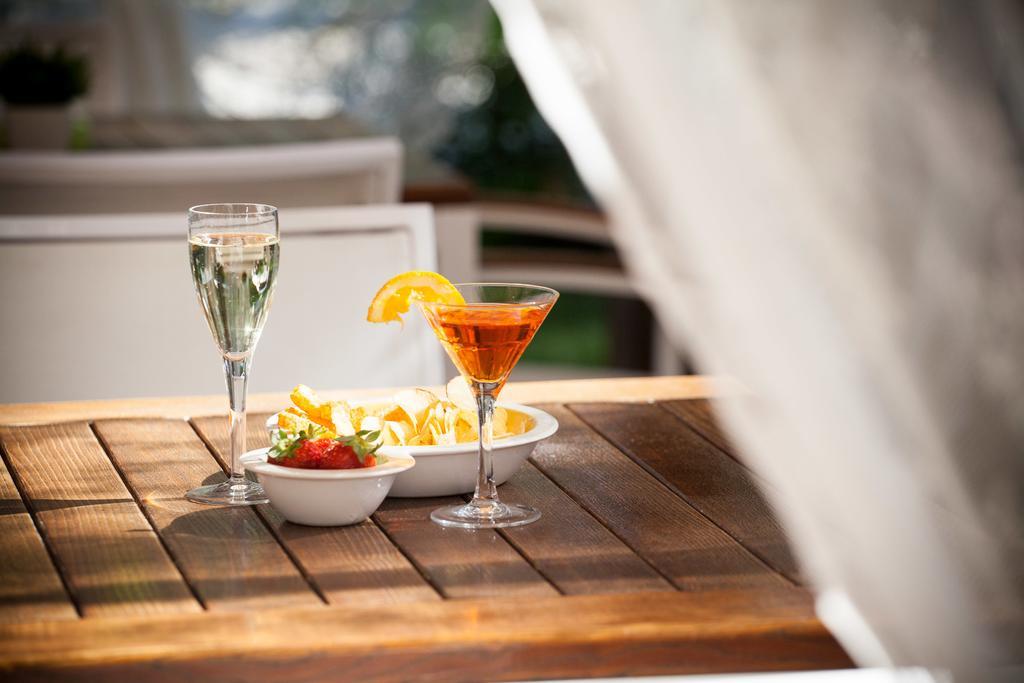 B&B Isabella Milano Marittima Bagian luar foto