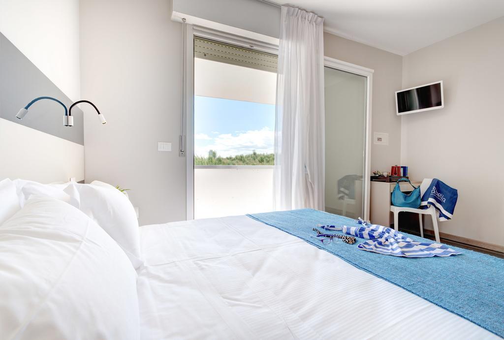 B&B Isabella Milano Marittima Bagian luar foto
