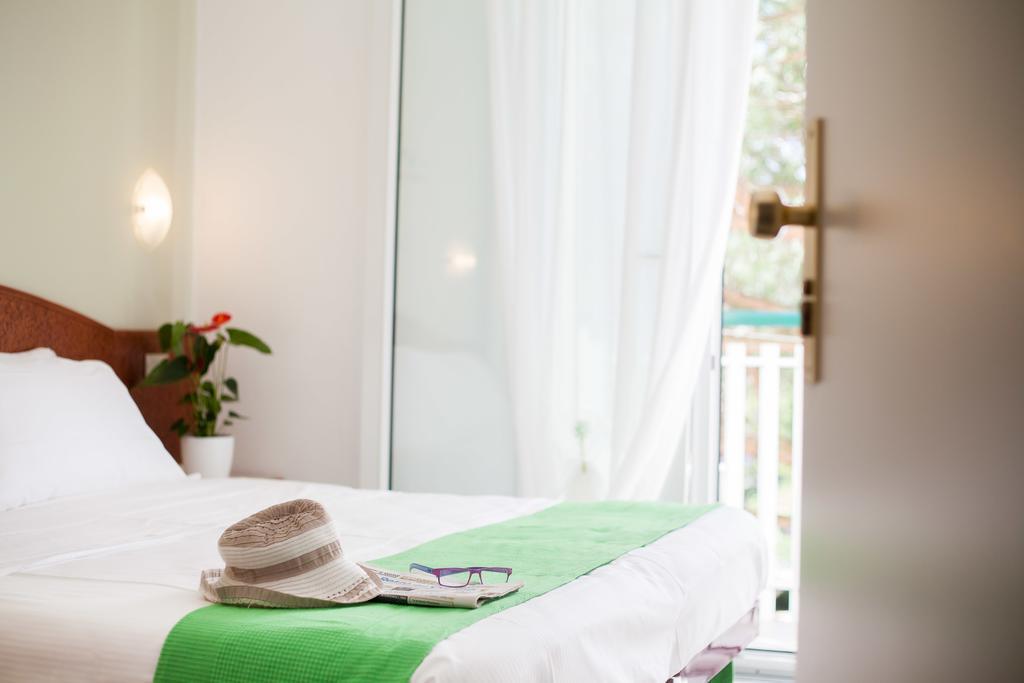 B&B Isabella Milano Marittima Bagian luar foto