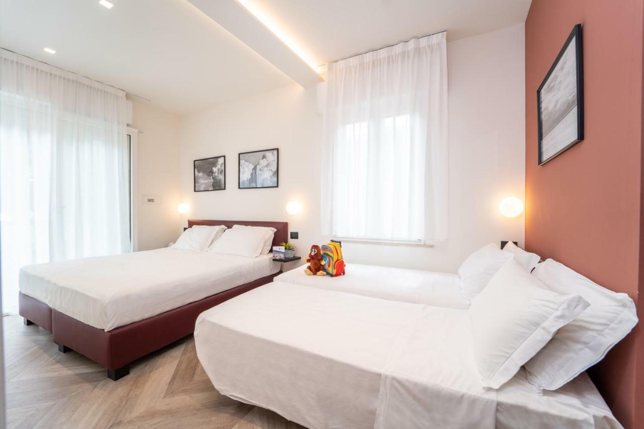 B&B Isabella Milano Marittima Bagian luar foto